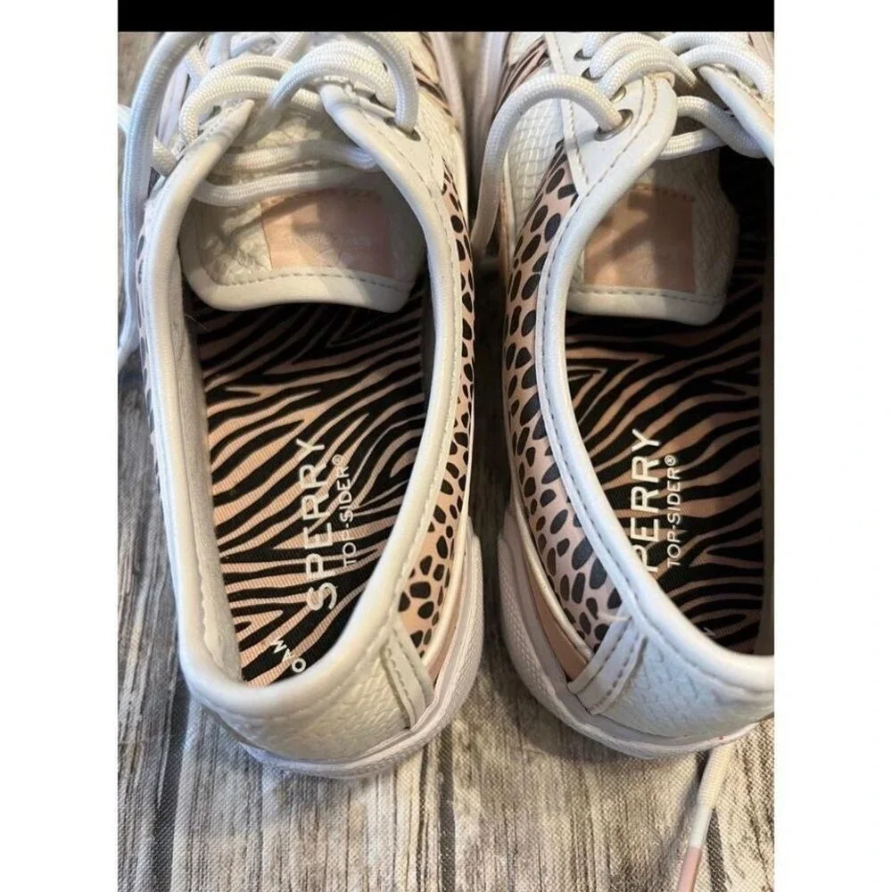 Girls Sperry white pink animal print‎ size 3 Lace Up